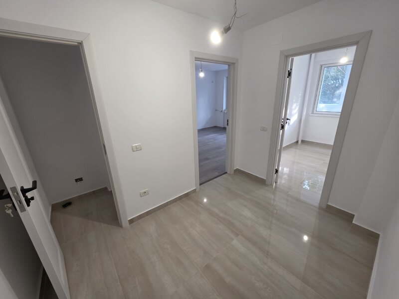 Dristor, pe Baba Novac, Sectia 12, renovat, 2 balcoane, 10 minute metrou,